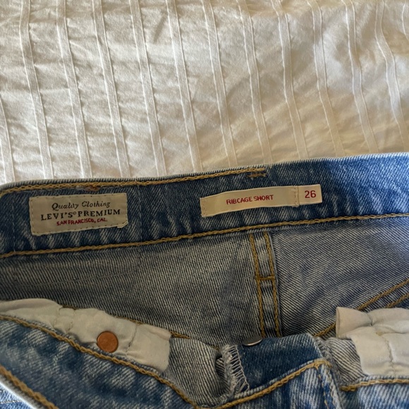 levi’s rib cage shorts - Picture 4 of 4